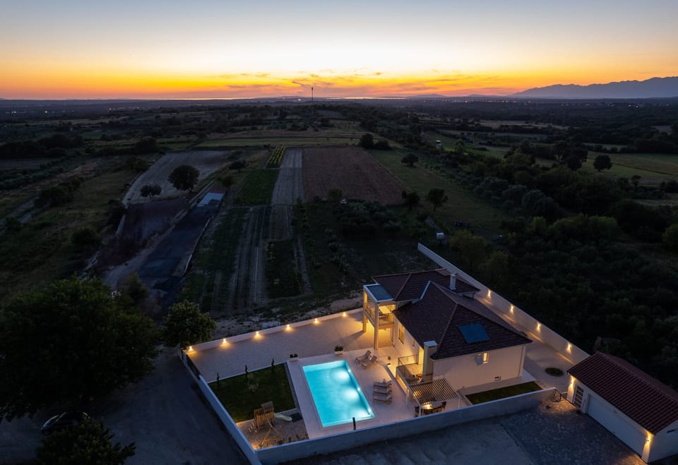 House, Smoking | 4 bedrooms