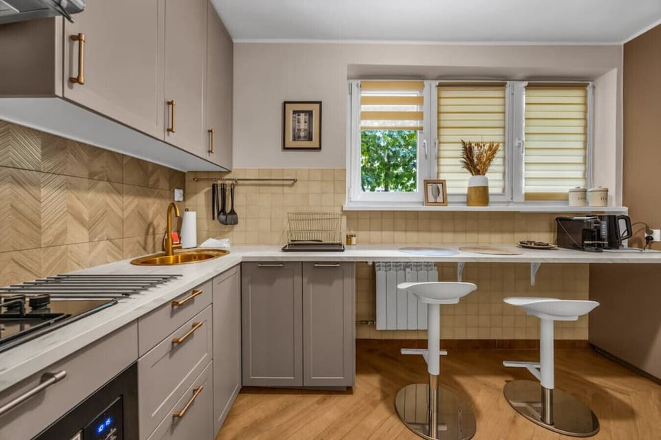 Fully Equipped Kitchen | Book Now with RENTUJEMY.COM