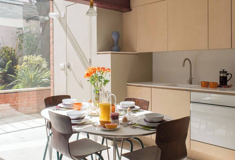 Modern and Contemporary Kitchen / Diner