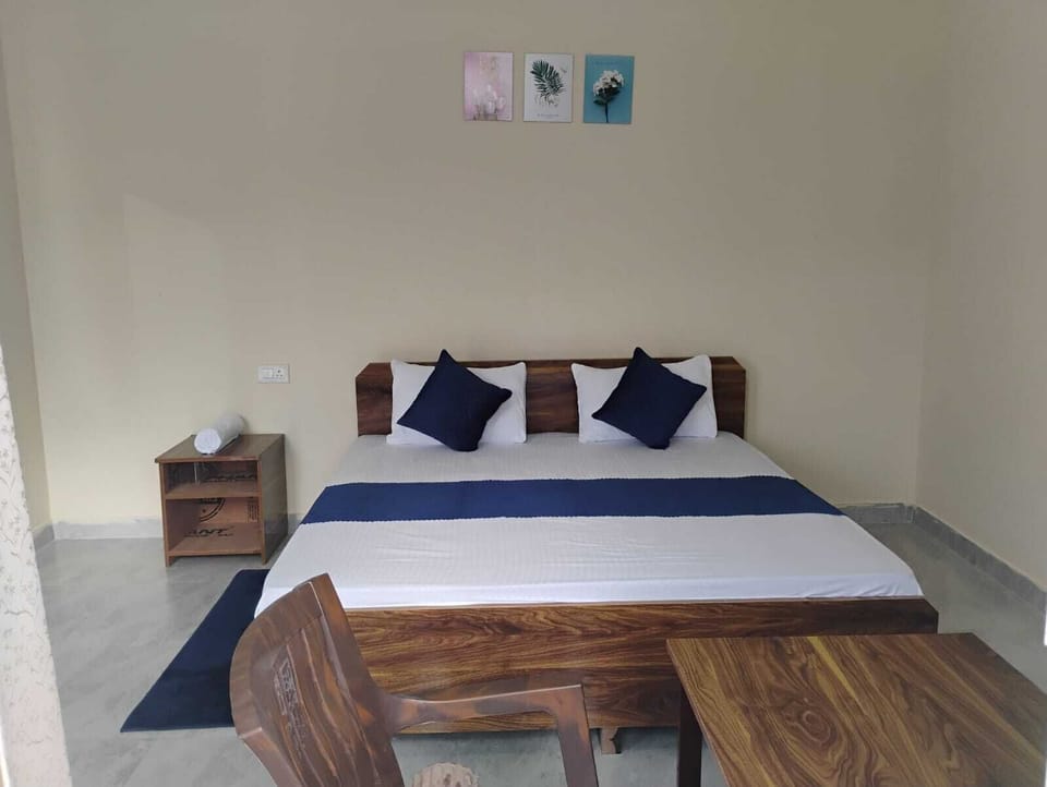 Deluxe Double Room, Mountain View | In-room safe, soundproofing, free WiFi