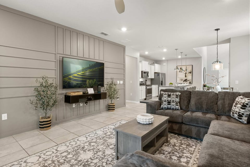 House | 6 bedrooms, high-speed internet