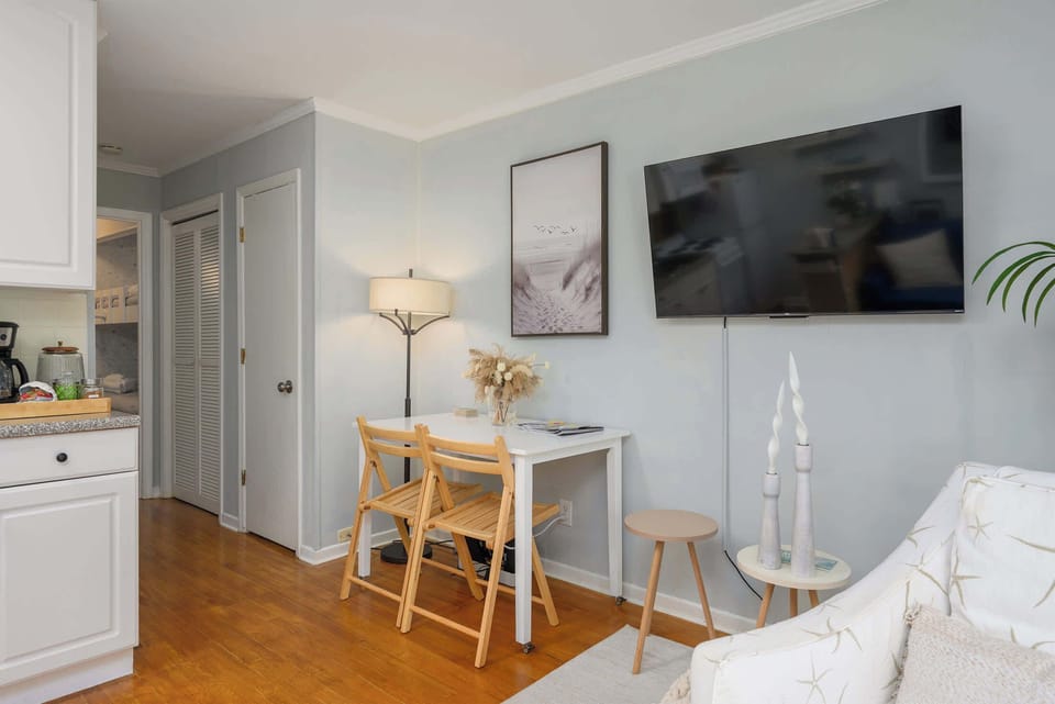 Bright & airy living room, perfect for relaxing after a day out.