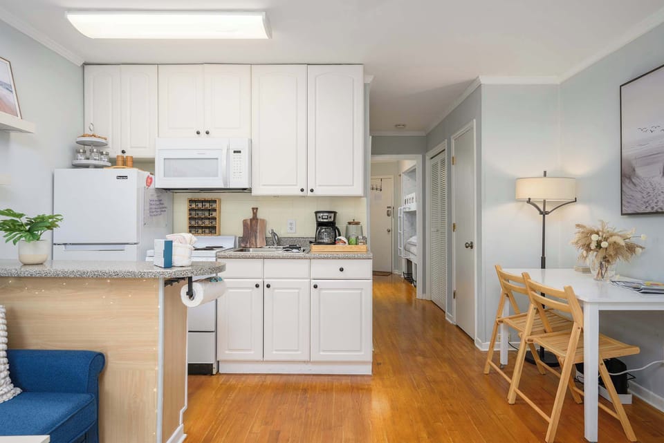 Compact and fully equipped kitchen for all your cooking needs.