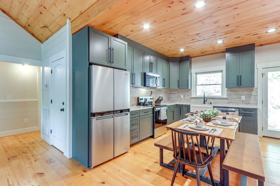 House (3 Bedrooms) | Interior