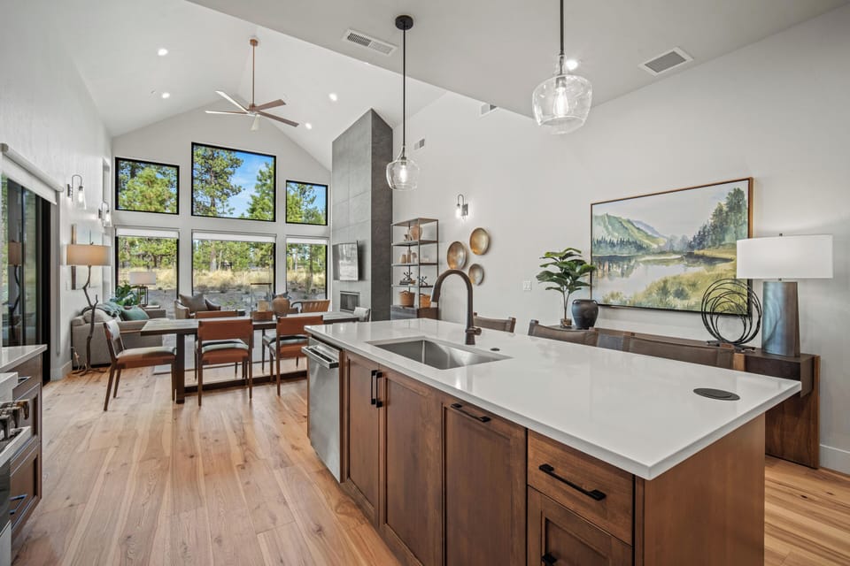 18196 Forestbrook-11