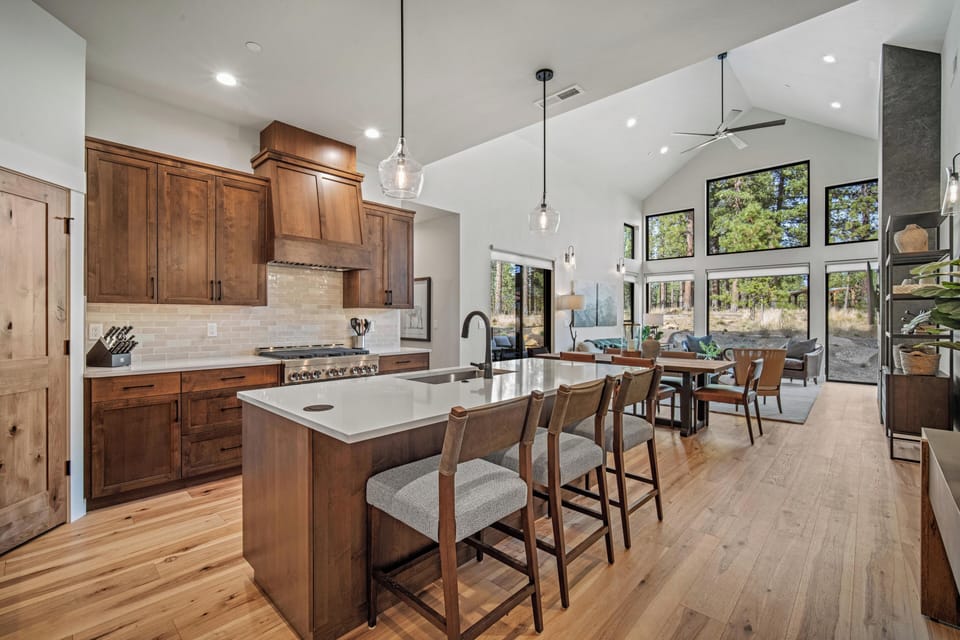 18196 Forestbrook-06