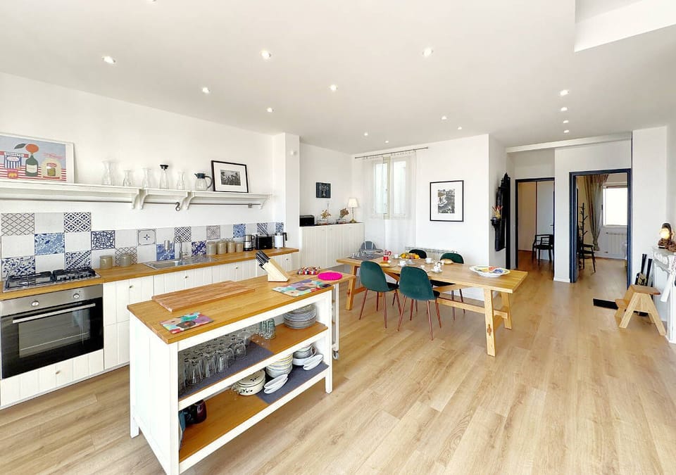 Basic Apartment, Sea View | Private kitchen | Electric kettle