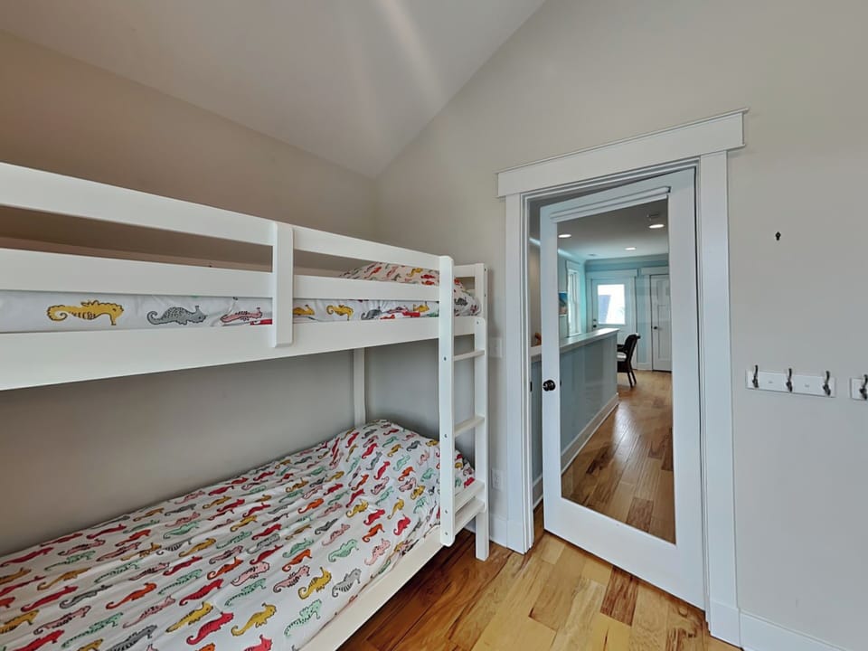 Fifth Bedroom - 2 Sets of Twin/Twin Bunk Beds