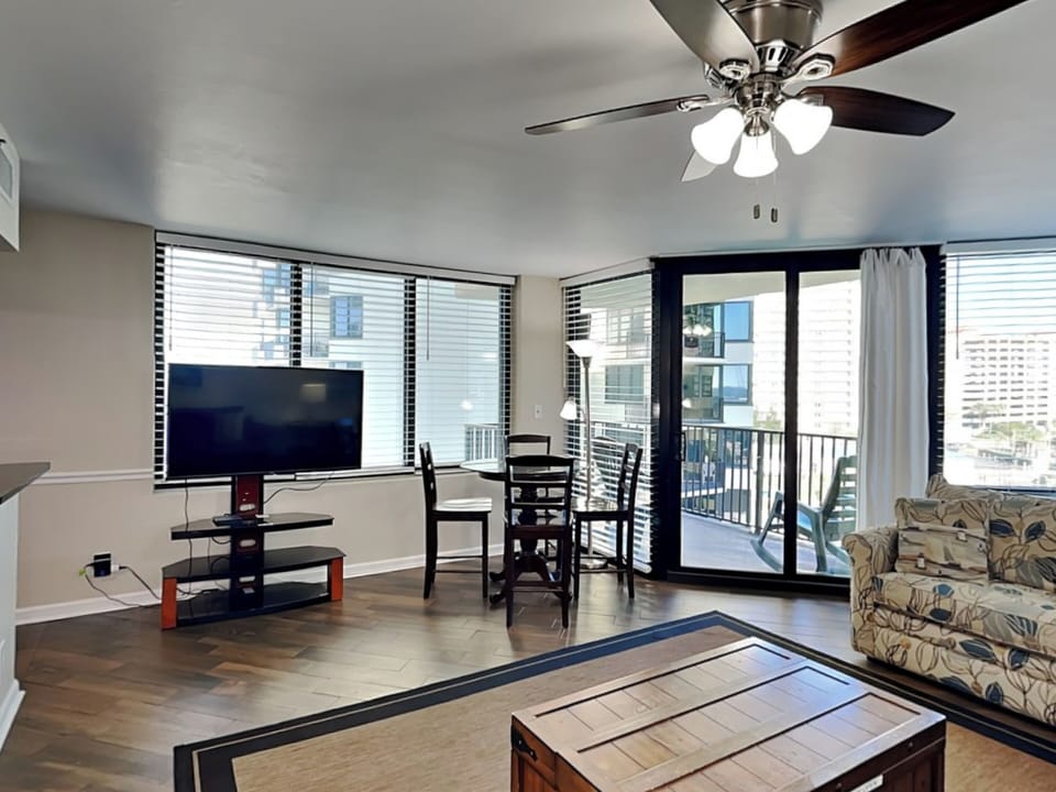 Living Area - Smart TV