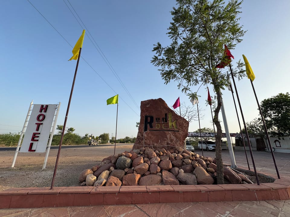 Red Rock Hotel & Restaurant Hotel in Rajasthan