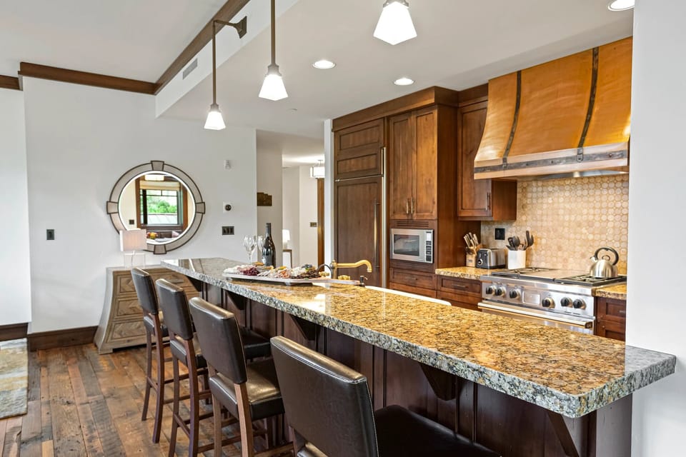 Condo, 3 Bedrooms | Private kitchen | Coffee/tea maker, fridge, oven, toaster