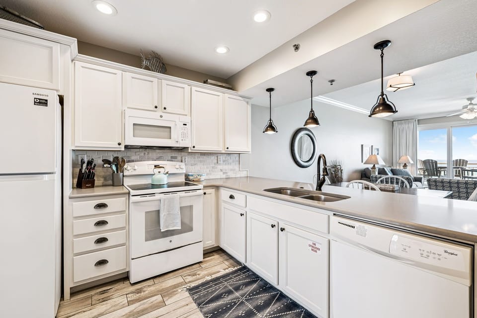 Spacious & Fully Equipped Kitchen!