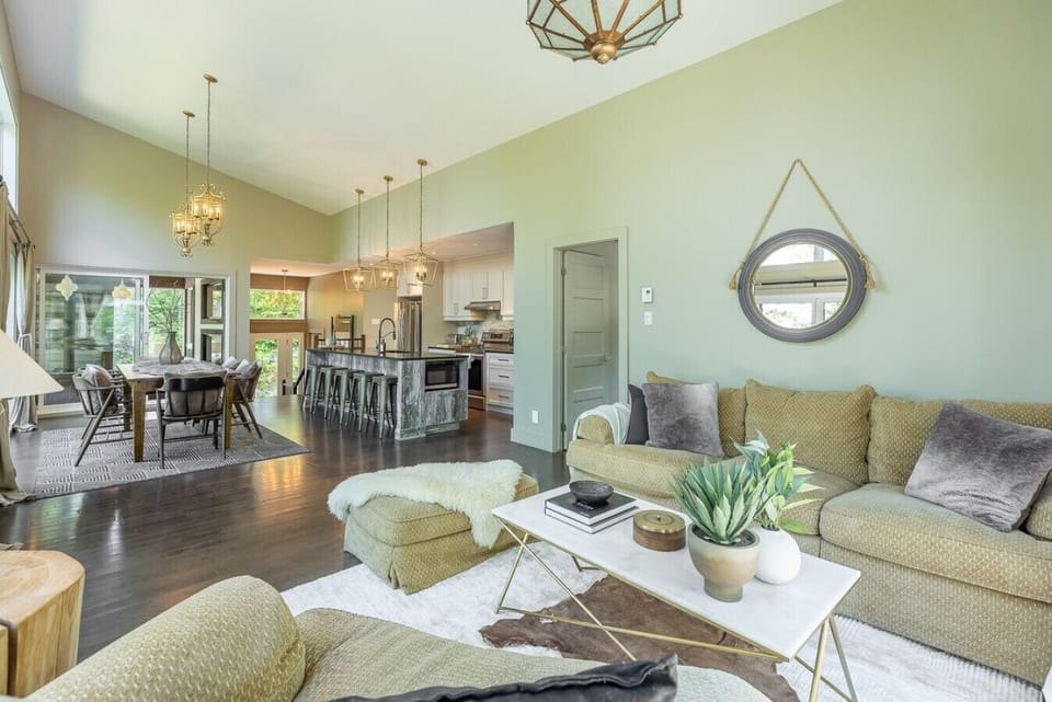 🏡 Main Living Room Warm, open, and inviting. Perfect spot to rest and relax.