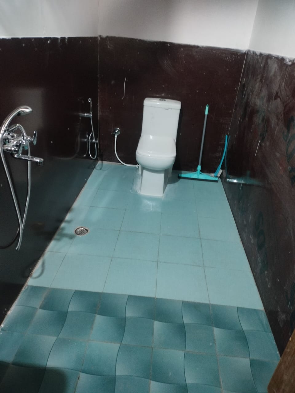Comfort Double Room, Balcony, Mountain View | Bathroom | Shower, towels, soap, shampoo