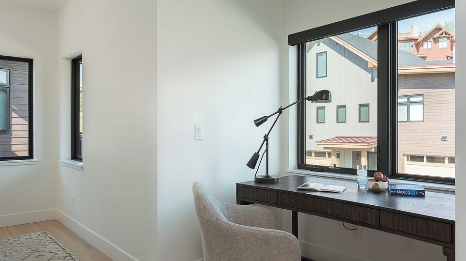 Office Nook, Upper Level - Catch up on emails at the desk located in the hallway of the upper level.