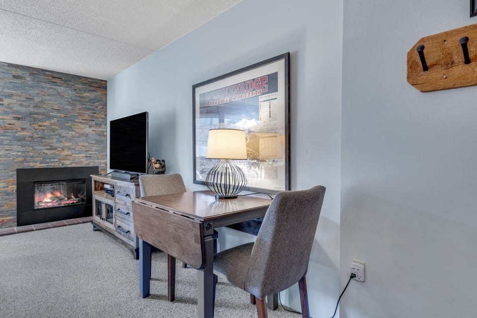 Entry/Dining