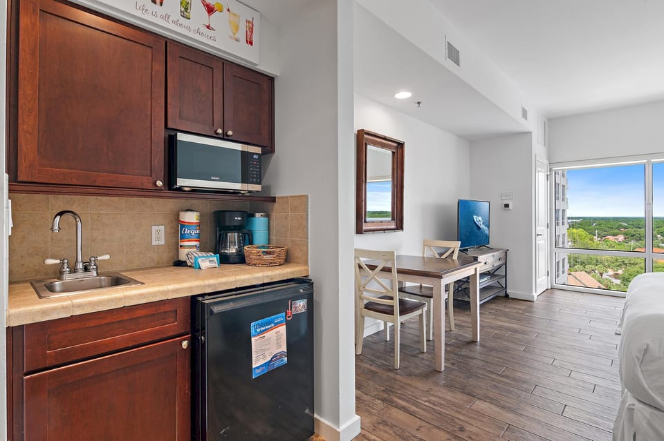 Condo, 1 King Bed with Sofa bed (Luau II 6922) | Private kitchen