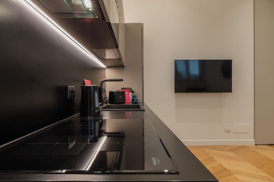 Apartment, 1 Bedroom | Private kitchen | Fridge, microwave, oven, stovetop