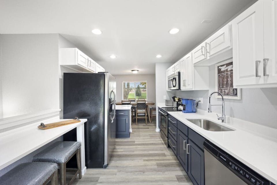 Fully equipped and updated kitchen