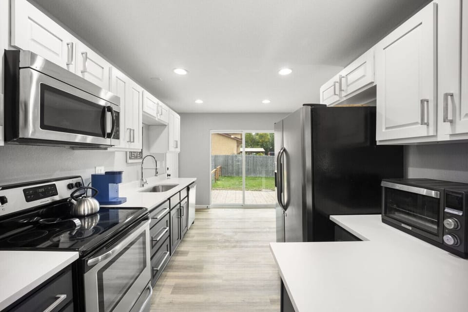 Fully equipped and updated kitchen