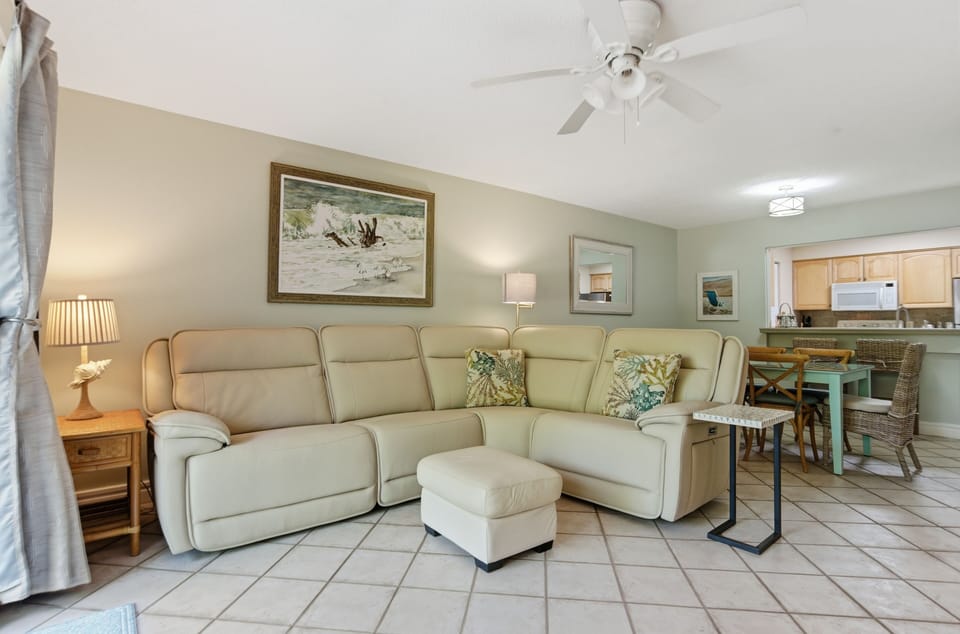 New furniture and decor int he open living/dining area