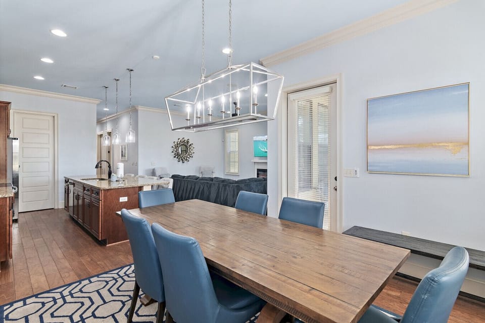 Family style dining with a side of sunshine
