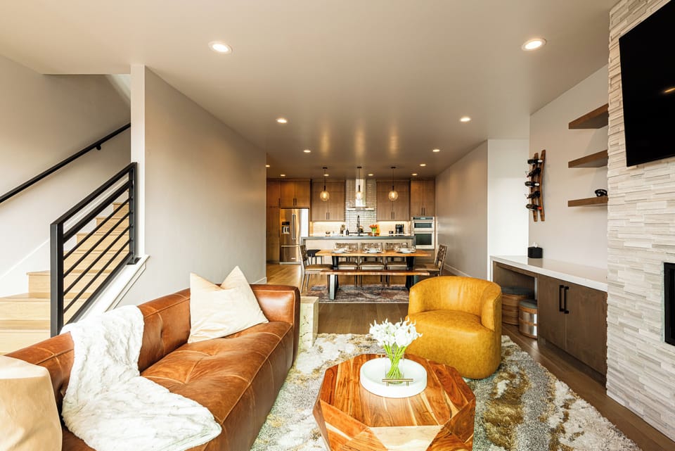 Main Living Room (2nd Floor)