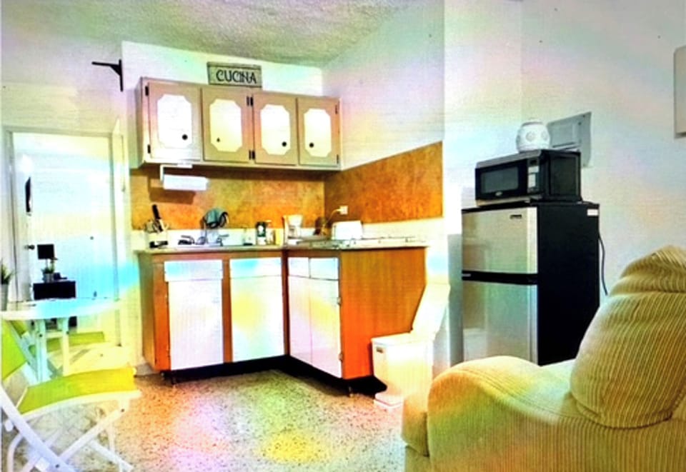 Cabin, 2 Bedrooms (101) | Private kitchen
