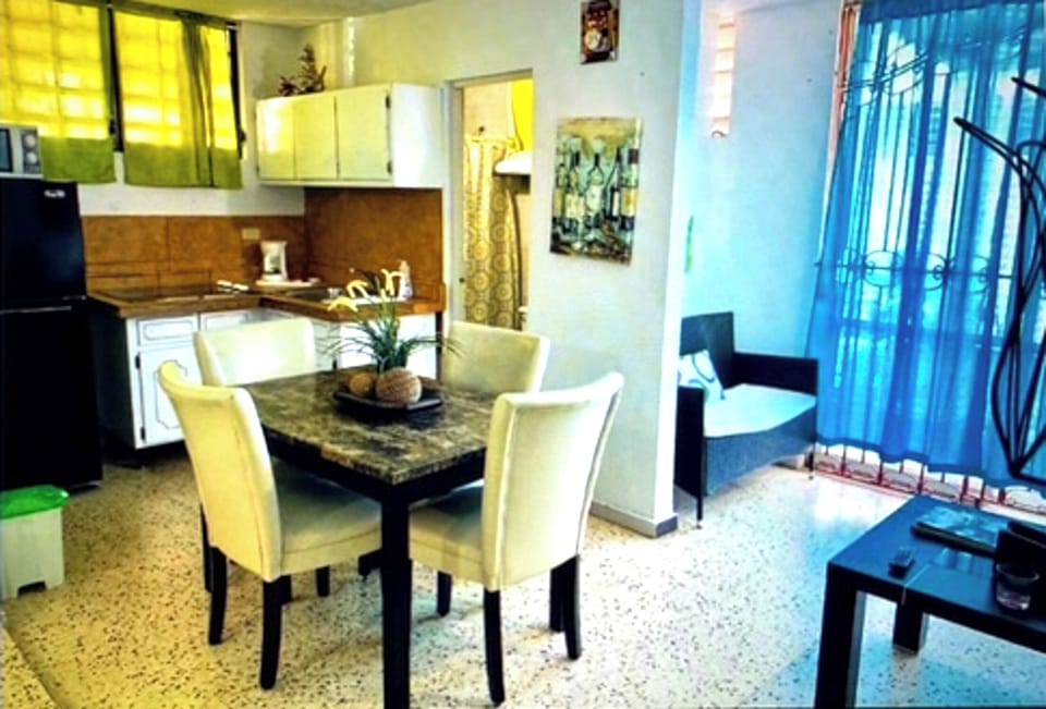 Cabin, 2 Bedrooms (102) | Private kitchen