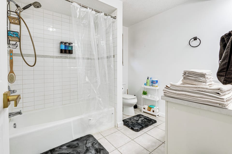 Full Bathroom | 2nd Floor