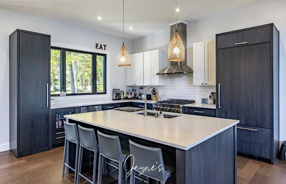Kitchen &amp; Bar Seating (2)
