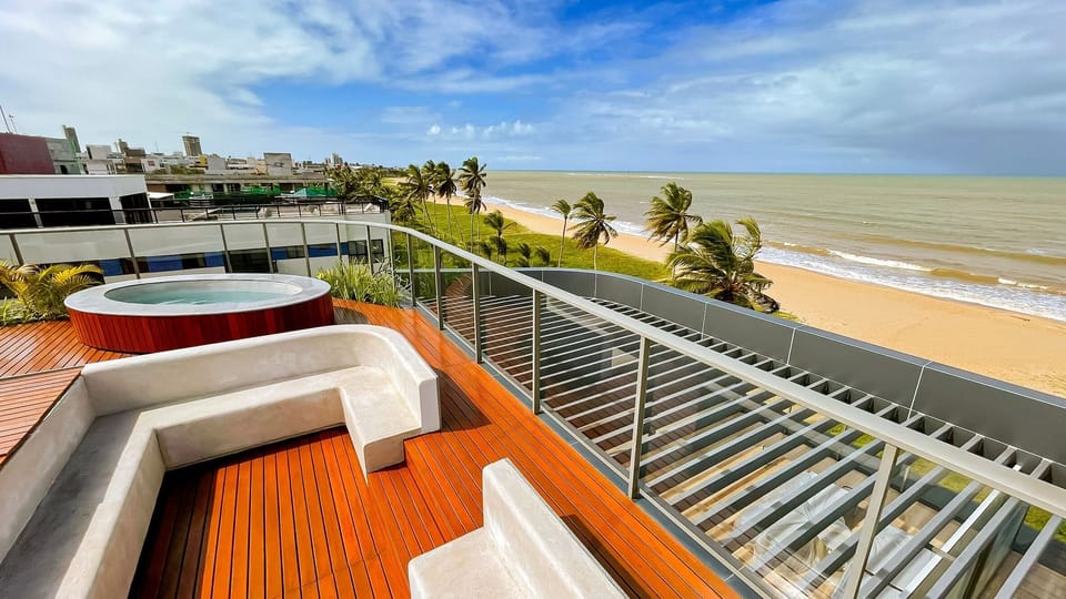 Romantic Apartment | Outdoor spa tub