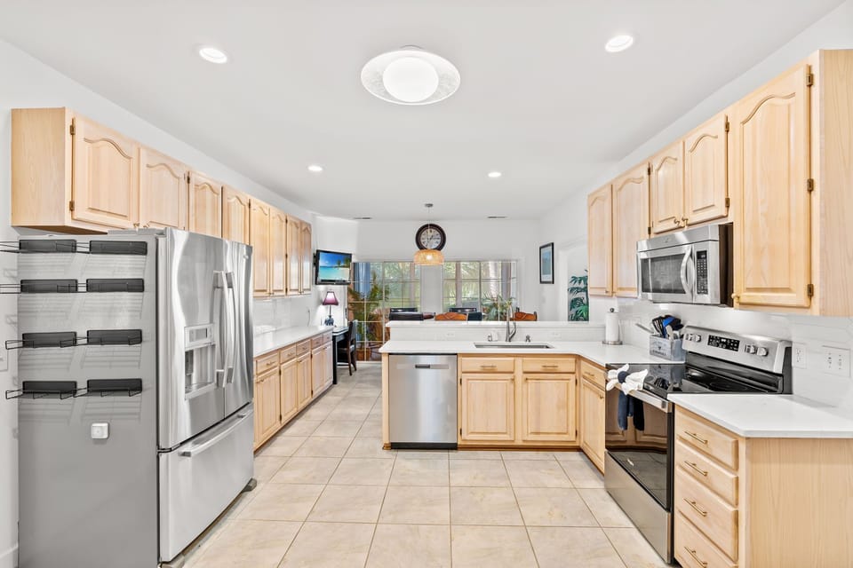 Fully equipped kitchen for home-cooked meals and cozy breakfasts together.
