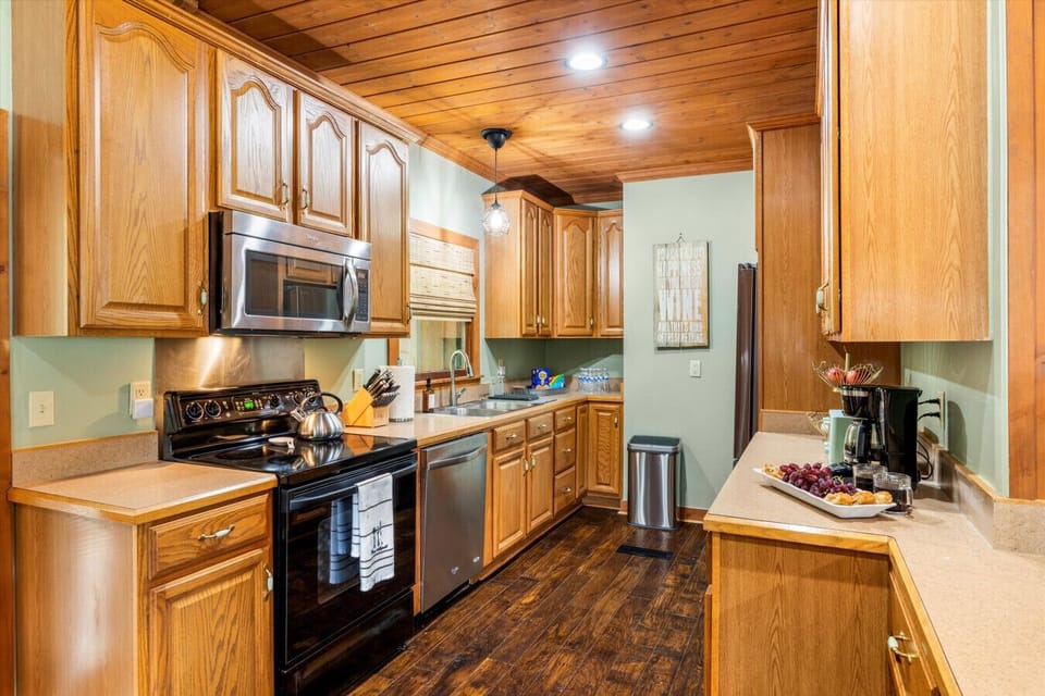 Gorgeous kitchen comes with everything you need