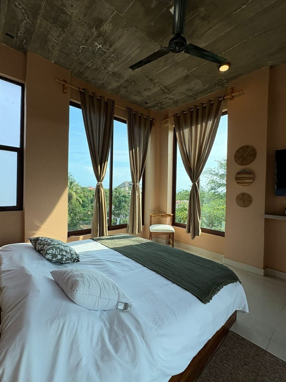 Grand Double Room, Partial Sea View | Egyptian cotton sheets, premium bedding, Select Comfort beds