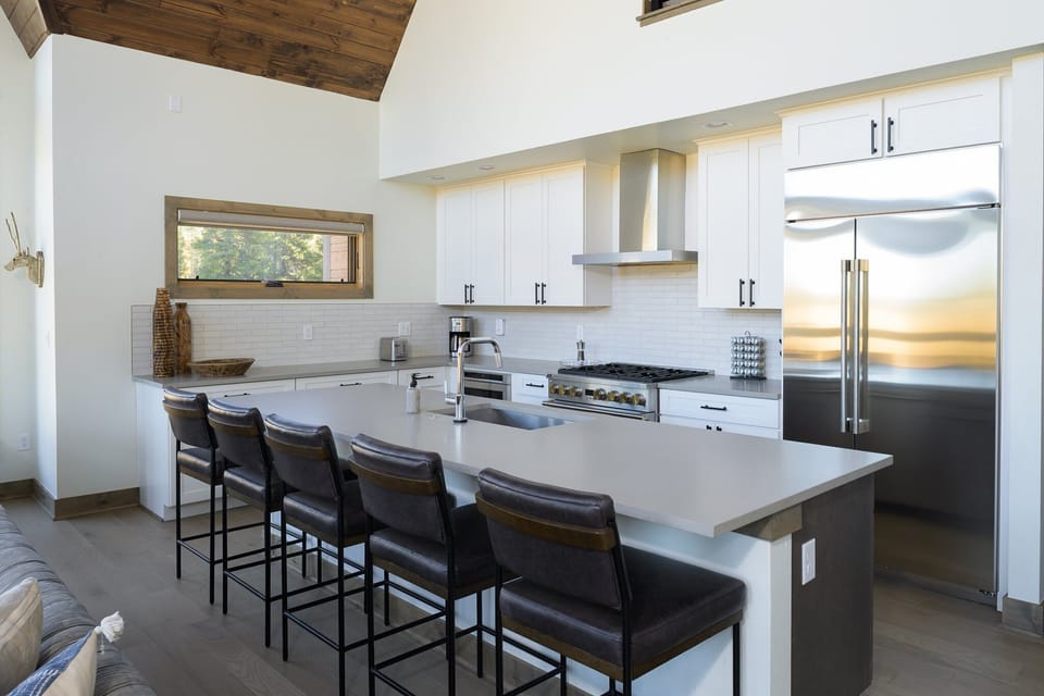 Large kitchen Island with Seating for 5