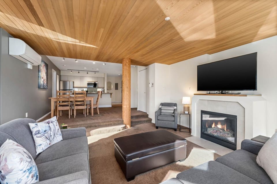 Extra sleeping space with a comfortable pull-out sofa bed for up to two guests.