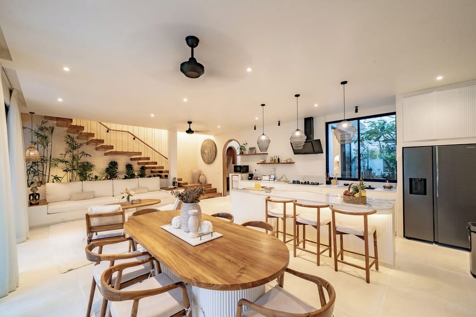 Luxury Villa, 3 Bedrooms, Patio, Pool View | Dining room
