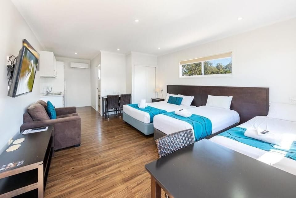 Deluxe Studio, Mobility Accessible, Garden View | WiFi (free)