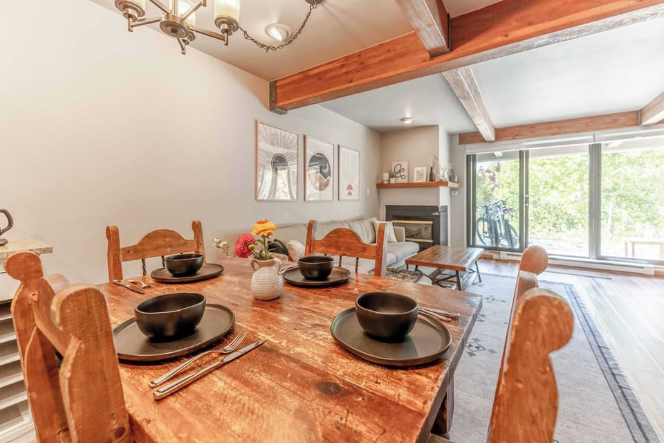 Dining Table: Seating for four. 