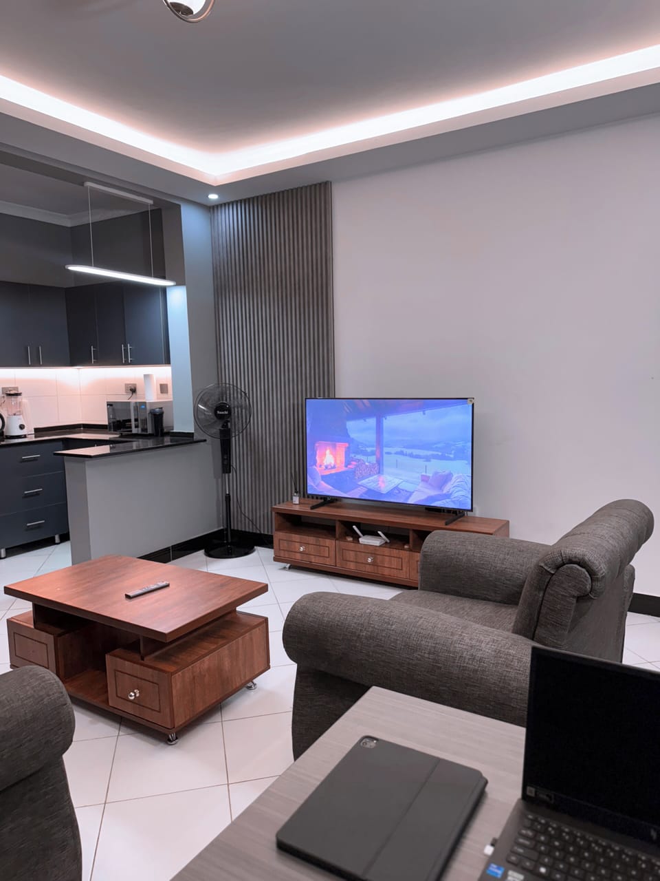 Comfort Apartment, Balcony, City View | Living area