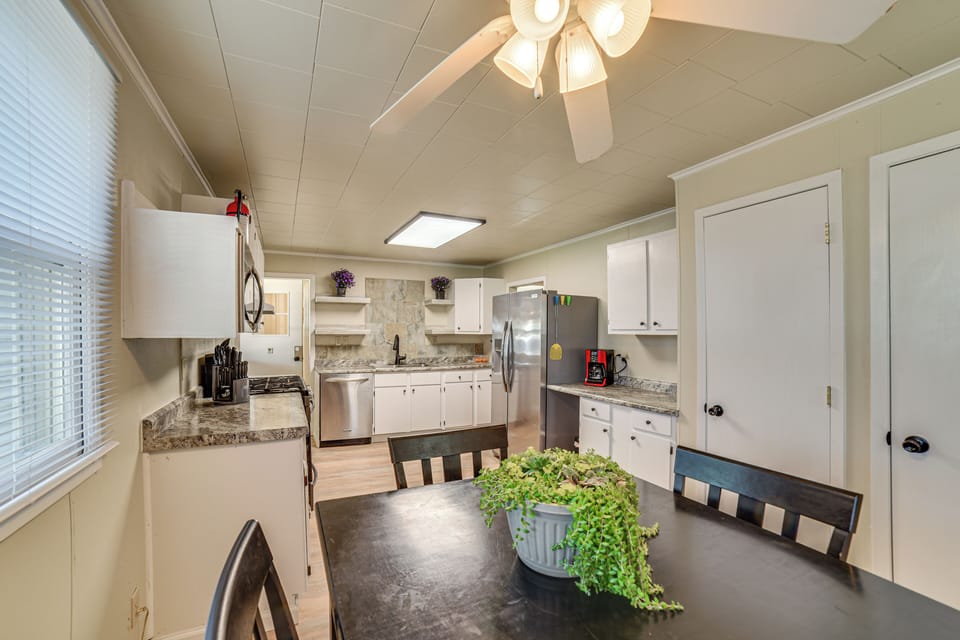 Breakfast Nook | Main Level