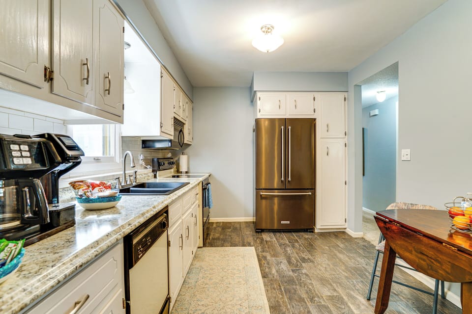 Kitchen | Dual Coffee Maker | Dishwasher | Blender | Toaster