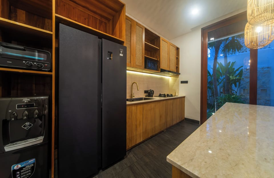 Family Villa, Pool View | Private kitchen | Electric kettle