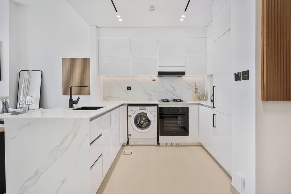 Exclusive Apartment, Balcony, City View | Private kitchen | Full-size fridge, microwave, oven, stovetop