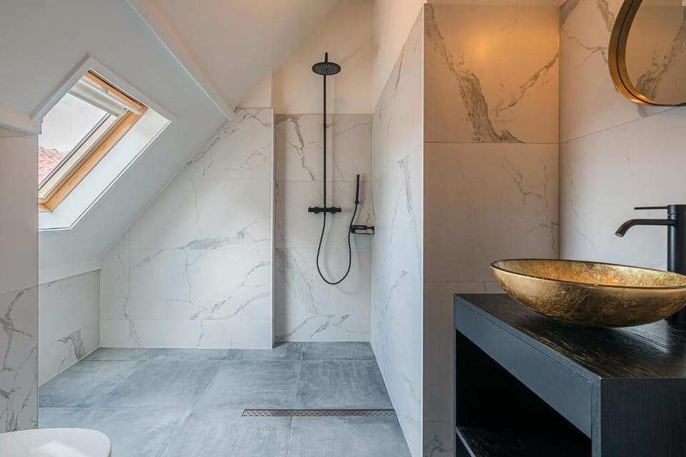 Basic Room, 1 Bedroom, City View | Bathroom | Separate tub and shower, hair dryer, bathrobes, slippers