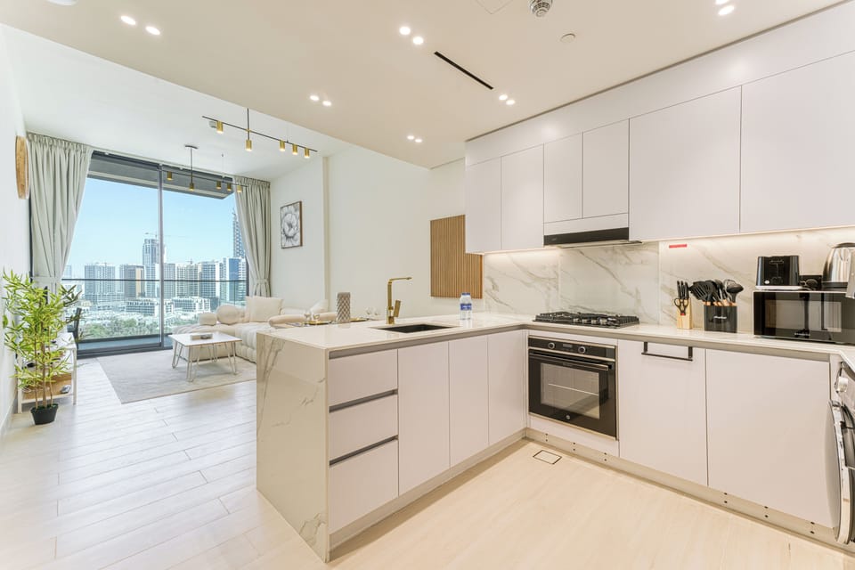 Exclusive Apartment, Balcony, City View | Private kitchen | Microwave, oven, stovetop, electric kettle