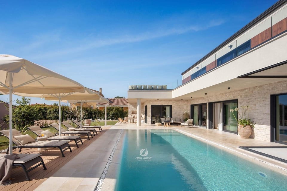 Holiday Home Swimming Pool