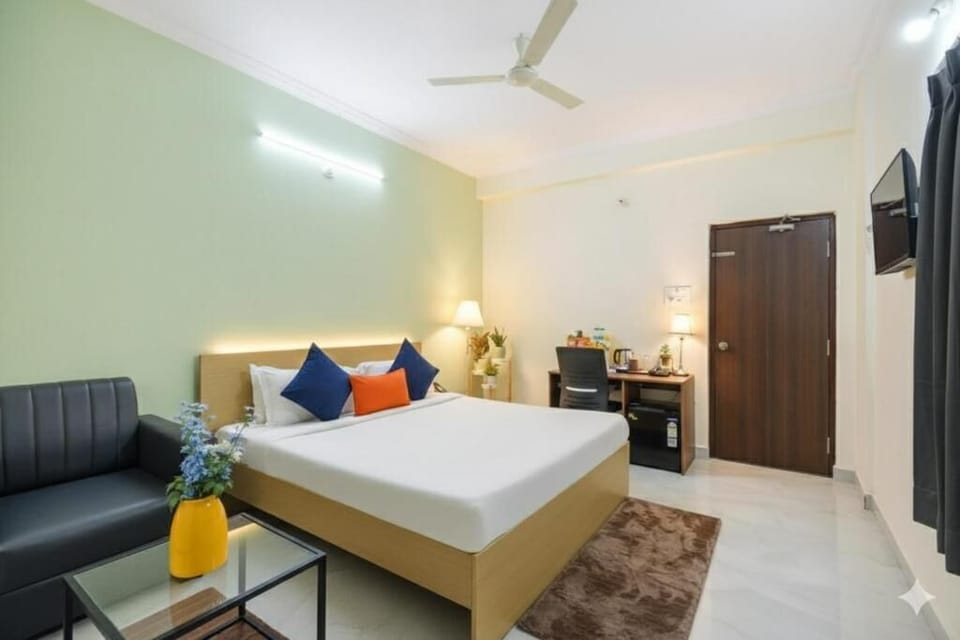 Deluxe Double Room | Desk, laptop workspace, soundproofing, free WiFi