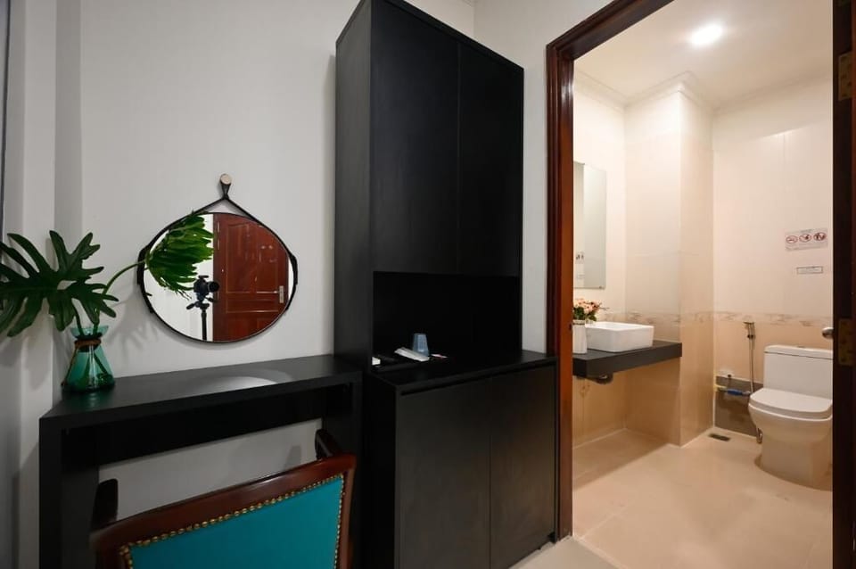 Basic Room | Bathroom
